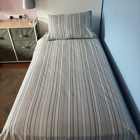 Twin Room In Prescot Homestay מראה חיצוני תמונה