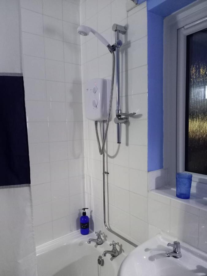 Twin Room In Prescot Homestay מראה חיצוני תמונה